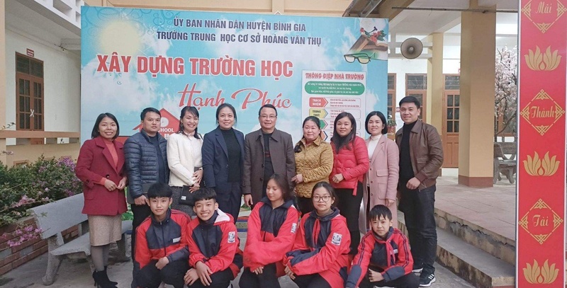 Ban Quản lý Công viên địa chất Lạng Sơn làm việc với Trường THCS Hoàng Văn Thụ, huyện Bình Gia về dự án trường học trong vùng Công viên địa chất Lạng Sơn năm 2023