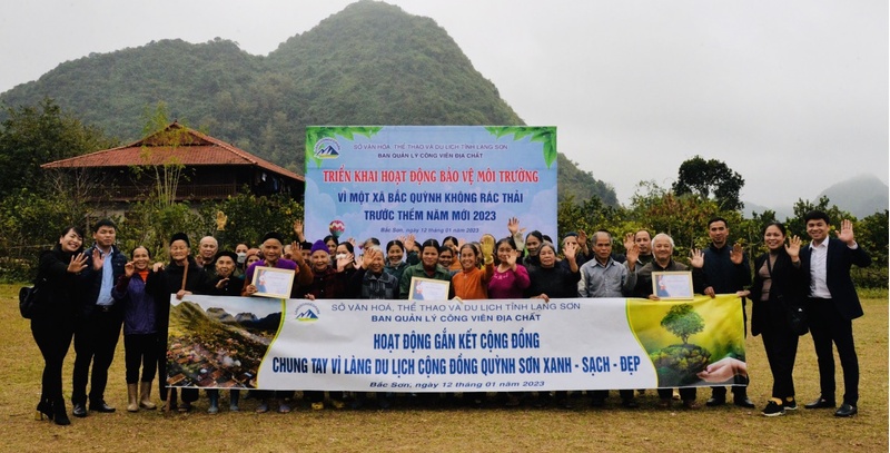 Hoạt động gắn kết cộng đồng bảo vệ môi trường "Vì một xã Bắc Quỳnh không rác thải trước thềm năm mới 2023"