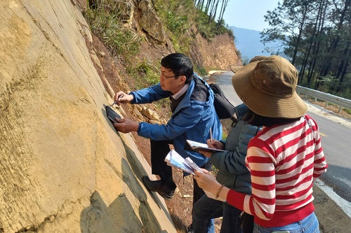 Working with UNESCO and Vietnamese Advisory Team  in Lang Son province