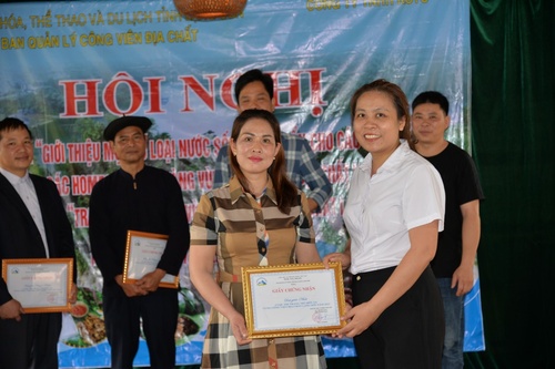 Training on “Introducing some standard sauces” and “Decorating dishes” Contest for homestays and restaurants in Lang Son Geopark