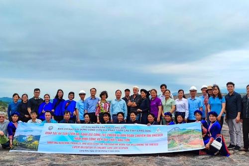 Surveying, reviewing, and assessing the progress of preparations to welcome the UNESCO expert delegation to evaluate the dossier proposing the recognition of Lang Son Global Geopark