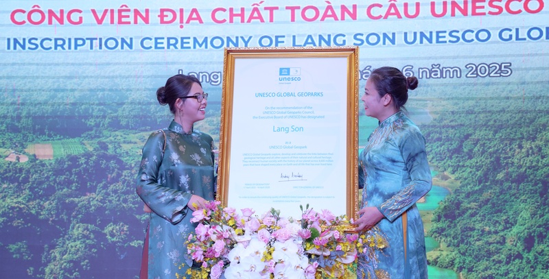 Khởi động bước chuyển mình của Công viên địa chất toàn cầu UNESCO Lạng Sơn qua hoạt động ký kết với 30 Đối tác chiến lược, 01 Bản ghi nhớ hợp tác về hang động trong khuôn khổ Lễ đón nhận Danh hiệu Công viên địa chất toàn cầu UNESCO Lạng Sơn
