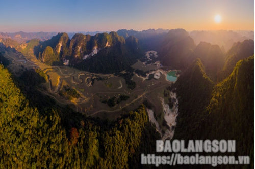 Điểm Thung lũng thần tiên Đồng Lâm trong Công viên địa chất toàn cầu UNESCO Lạng Sơn