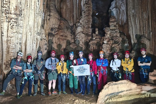 Quản lý, khai thác hang, động, hố sụt và các giá trị địa chất khác trong vùng Công viên địa chất toàn cầu UNESCO Lạng Sơn