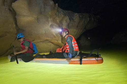 Họp trực tuyến với các chuyên gia Hiệp hội Hang động Quốc gia Hoa Kỳ về xây dựng ấn phẩm hang động